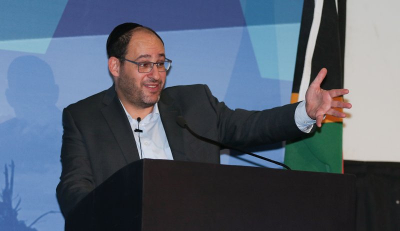 cesaiccday2rabbi4.jpg